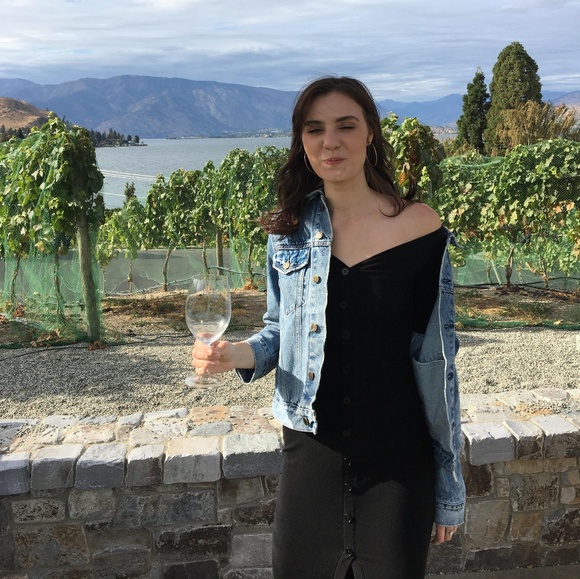 Meet your Posher, Miranda - Picture 2 of 5